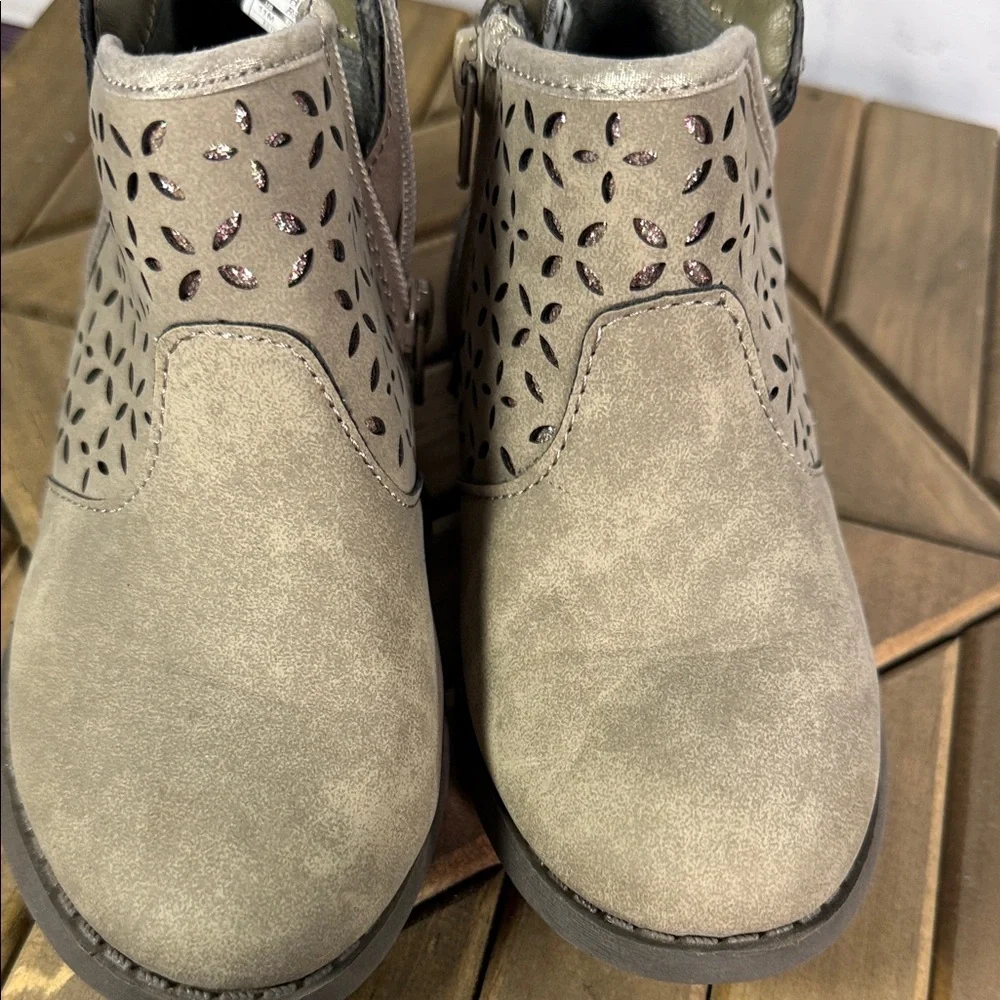 OshKosh B'gosh Estelle Taupe Gray and Pink Glitter‎ Ankle Booties Cutout Design